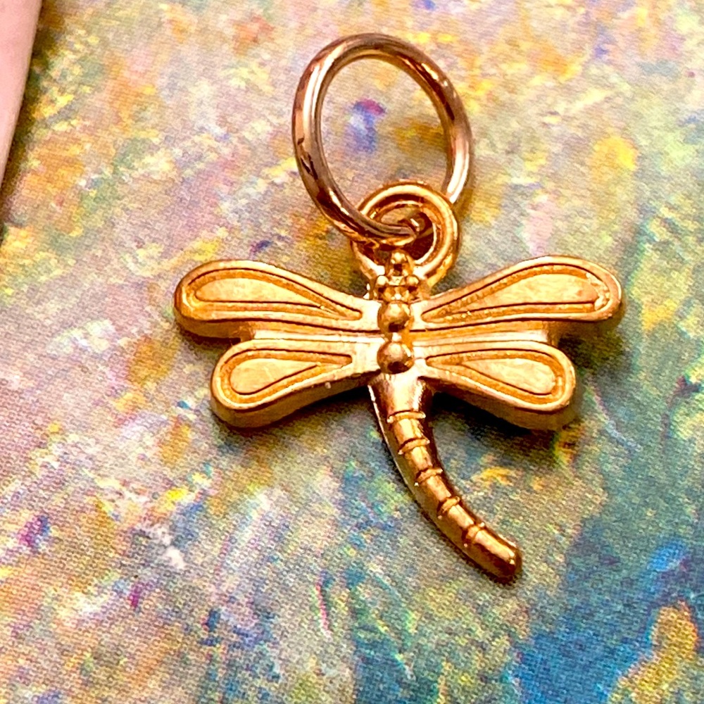 5/$10❤️❤️❤️NEW Rose Gold Toned Alloy Dragonfly Charm